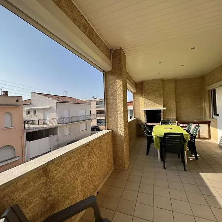 Hébergement de vacances T4 Centre-ville, 8 Pers, Terrasse, Parking, à 200m Plage/commerces - Fr-1-701-49 *