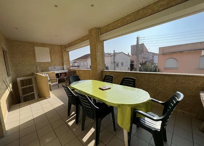 T4 Centre-ville, 8 Pers, Terrasse, Parking, à 200m Plage/commerces - Fr-1-701-49 * Valras-Plage