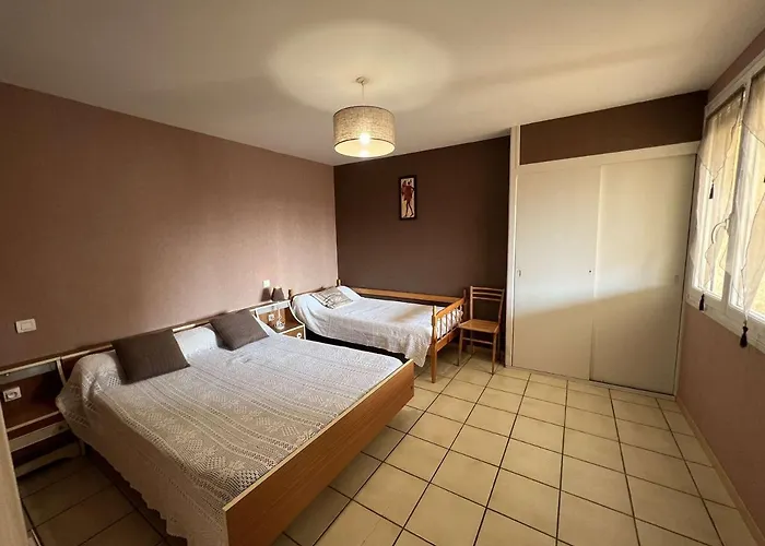 T4 Centre-ville, 8 Pers, Terrasse, Parking, à 200m Plage/commerces - Fr-1-701-49 *