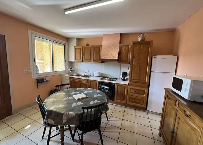 Hébergement de vacances T4 Centre-ville, 8 Pers, Terrasse, Parking, à 200m Plage/commerces - Fr-1-701-49 Valras-Plage