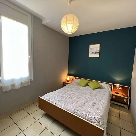 Holiday home T4 Centre-ville, 8 Pers, Terrasse, Parking, A 200m Plage/commerces - Fr-1-701-49